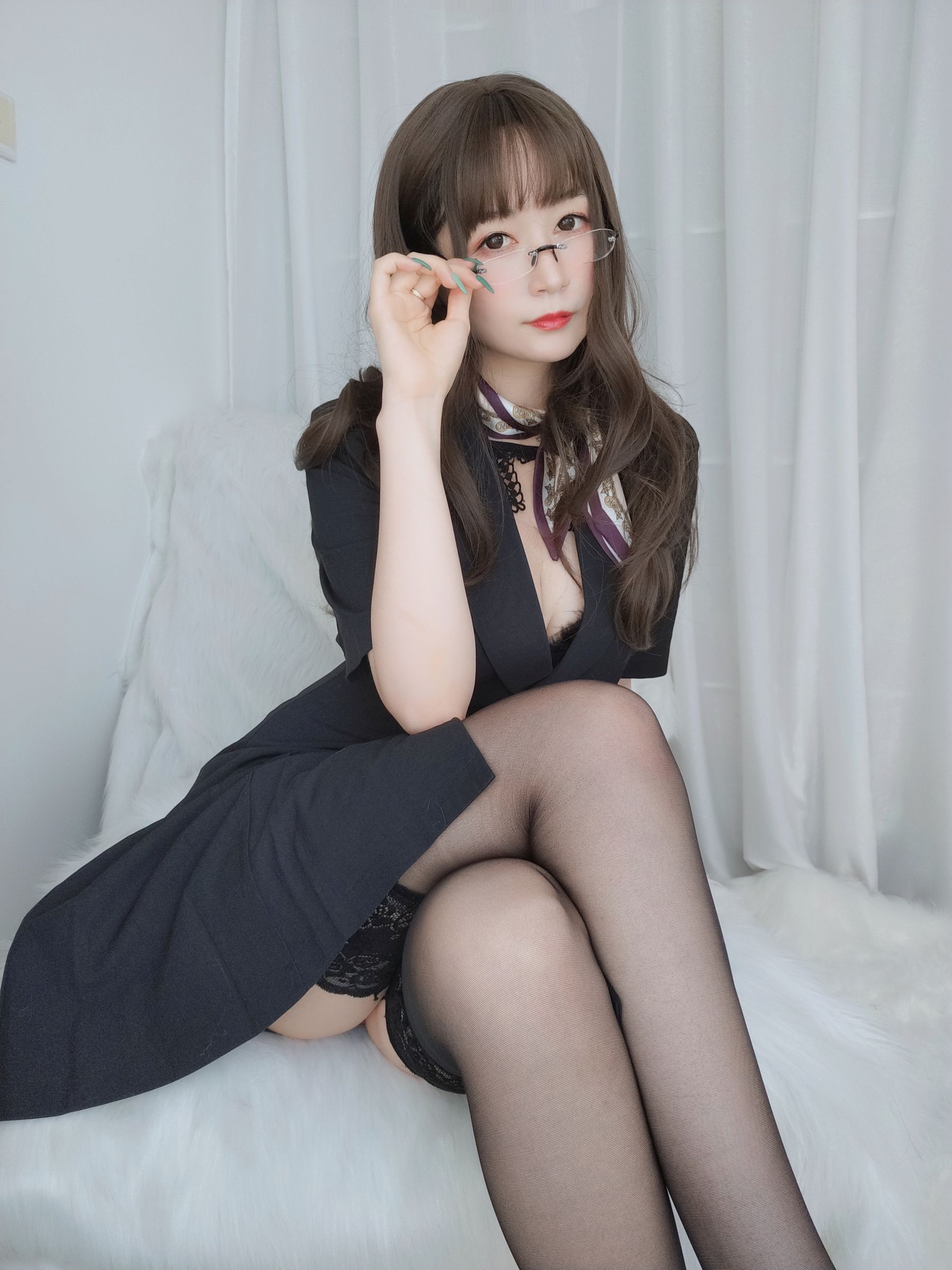 Coser小姐姐白银81–OL下的内衣写真集插图5